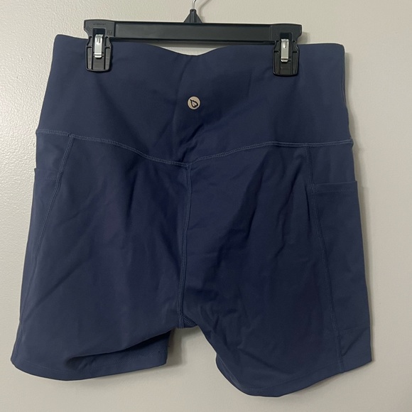 Baleaf spandex workout shorts. Size medium. - Picture 4 of 4